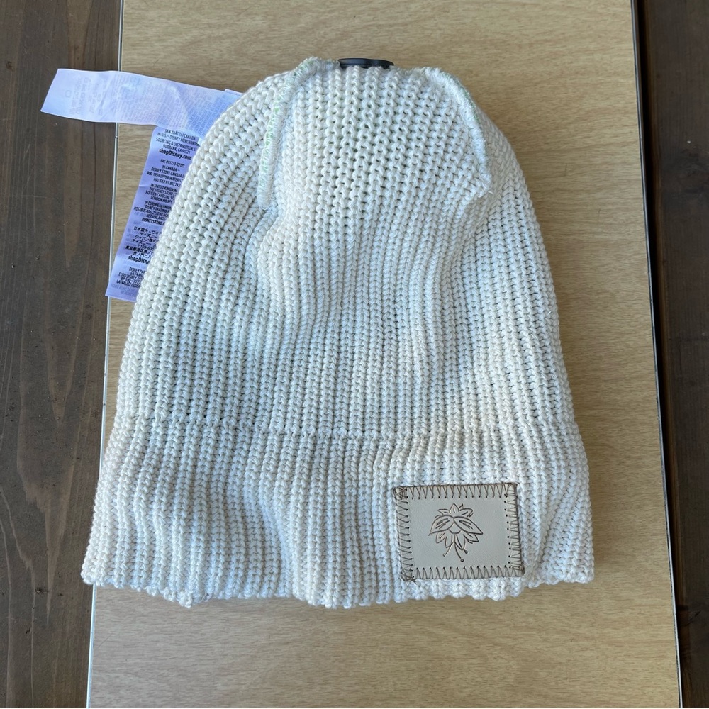 Disney X Love Your Melon Princess Tiana Pom Pom Beanie Knit Hat NWOT OS - Picture 10 of 12